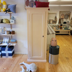 Eintüriger Vintage Kasten