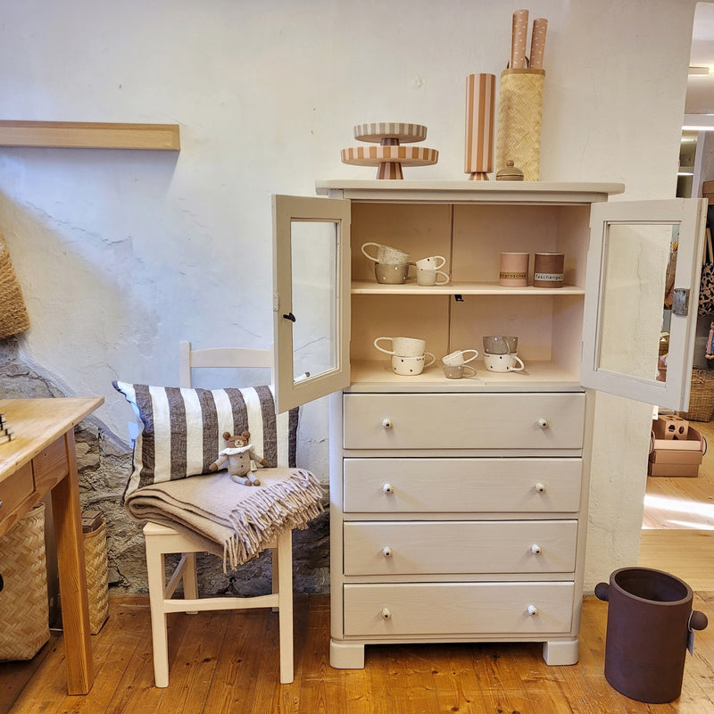 display case "Ester"