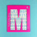 Hellblaue Letter Sticker