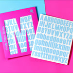 Hellblaue Letter Sticker