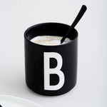 ABC Cups Schwarz - Design Letters